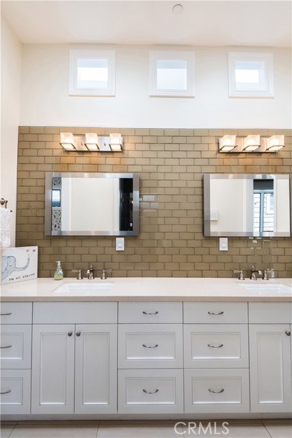 1905 Elm Avenue, Manhattan Beach, California 90266, 5 Bedrooms Bedrooms, ,5 BathroomsBathrooms,Residential,Sold,Elm,SB19169509