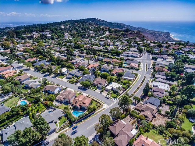 5669 Whitecliff Drive, Rancho Palos Verdes, California 90275, 4 Bedrooms Bedrooms, ,3 BathroomsBathrooms,Residential,Sold,Whitecliff,PV17220054