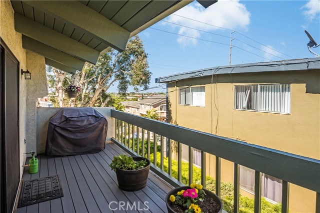 2112 Vanderbilt Lane, Redondo Beach, California 90278, 2 Bedrooms Bedrooms, ,3 BathroomsBathrooms,Residential,Sold,Vanderbilt,SB17089458