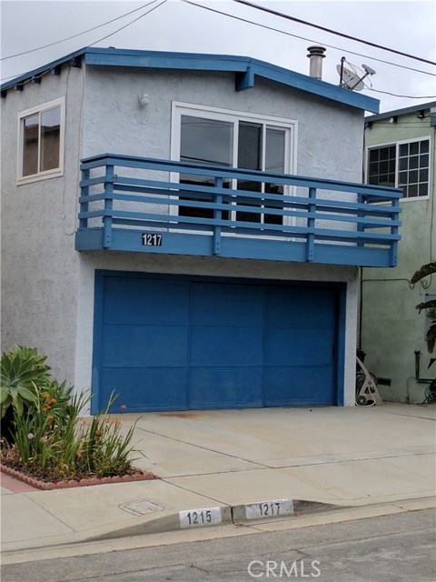 1217 11th Place, Hermosa Beach, California 90254, 3 Bedrooms Bedrooms, ,1 BathroomBathrooms,Residential,Sold,11th,SB17127684