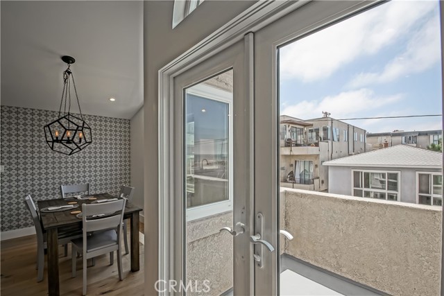 129 38th Street, Manhattan Beach, California 90266, 6 Bedrooms Bedrooms, ,6 BathroomsBathrooms,Residential,Sold,38th,SB21024072