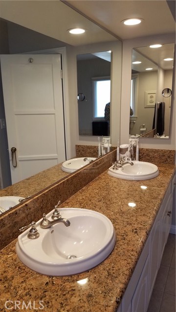 2920 Poinsettia Avenue, Manhattan Beach, California 90266, 3 Bedrooms Bedrooms, ,2 BathroomsBathrooms,Residential,Sold,Poinsettia,SB19012421