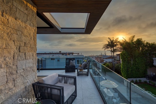 246 30th Street, Hermosa Beach, California 90254, 4 Bedrooms Bedrooms, ,4 BathroomsBathrooms,Residential,Sold,30th,SB19212204
