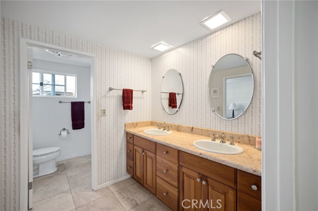 608 Faye Lane, Redondo Beach, California 90277, 4 Bedrooms Bedrooms, ,1 BathroomBathrooms,Residential,Sold,Faye,SB20214694