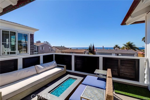 548 Pine Street, Hermosa Beach, California 90254, 4 Bedrooms Bedrooms, ,3 BathroomsBathrooms,Residential,Sold,Pine,SB19142992