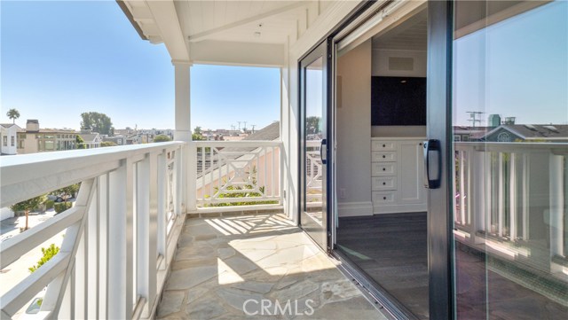 549 3rd Street, Manhattan Beach, California 90266, 5 Bedrooms Bedrooms, ,5 BathroomsBathrooms,Residential,Sold,3rd,SB21052350