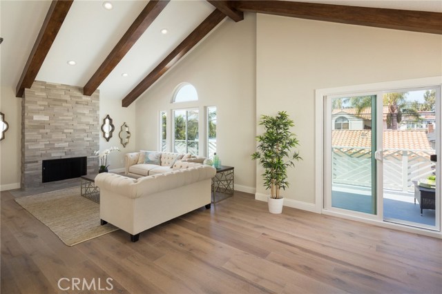 527 Maria Avenue, Redondo Beach, California 90277, 3 Bedrooms Bedrooms, ,2 BathroomsBathrooms,Residential,Sold,Maria,TR17109410