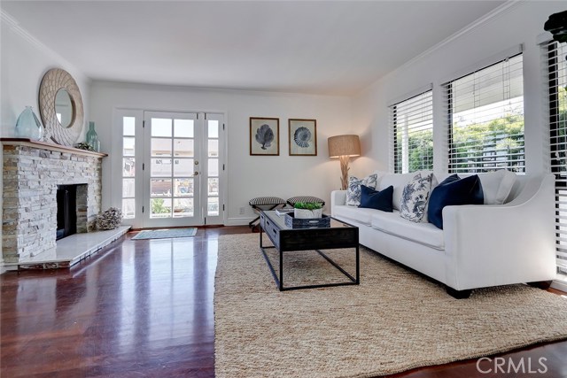 13 Laurel, Manhattan Beach, California 90266, 3 Bedrooms Bedrooms, ,1 BathroomBathrooms,Residential,Sold,Laurel,SB19057635