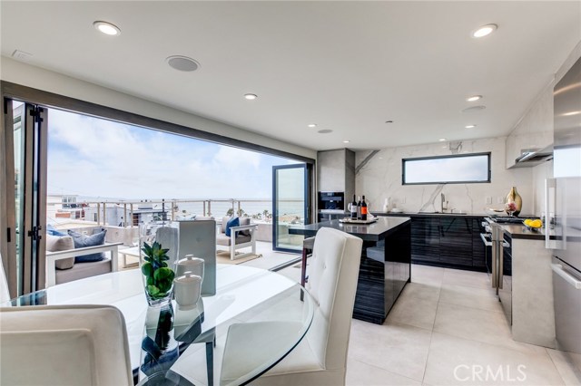 206 Moonstone Street, Manhattan Beach, California 90266, 4 Bedrooms Bedrooms, ,1 BathroomBathrooms,Residential,Sold,Moonstone,SB19150217