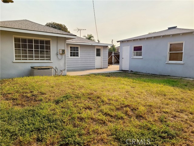 Exterior of 3rd Bedroom, Laundryroom & Detached Garage Exterior of 3rd Bedroom, Laundryroom & Detached Garage