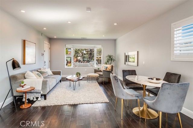 2305 Oak Avenue, Manhattan Beach, California 90266, 3 Bedrooms Bedrooms, ,2 BathroomsBathrooms,Residential,Sold,Oak,PW21077837