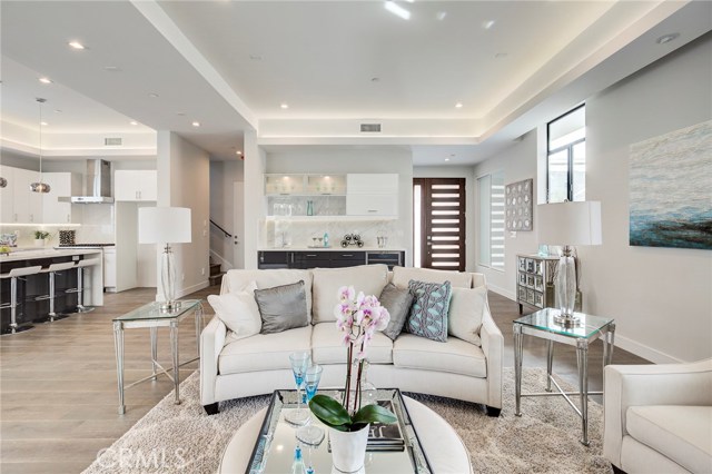 1909 Huntington Lane, Redondo Beach, California 90278, 4 Bedrooms Bedrooms, ,3 BathroomsBathrooms,Residential,Sold,Huntington,PV18234490