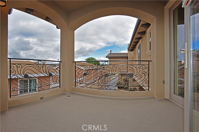1807 Huntington Lane, Redondo Beach, California 90278, 4 Bedrooms Bedrooms, ,3 BathroomsBathrooms,Residential,Sold,Huntington,SB19151183