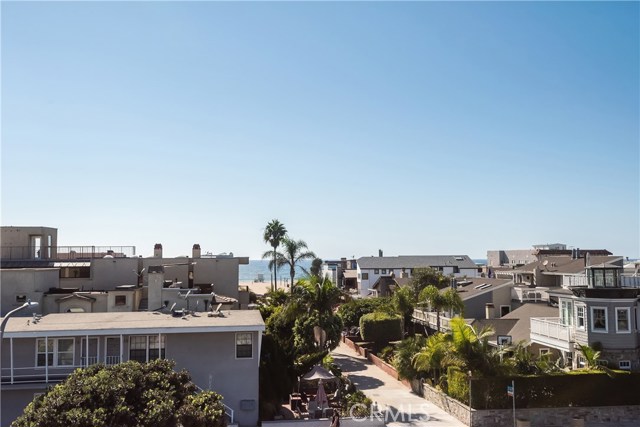 100 8th Street, Hermosa Beach, California 90254, 2 Bedrooms Bedrooms, ,1 BathroomBathrooms,Residential,Sold,8th,SB20203822