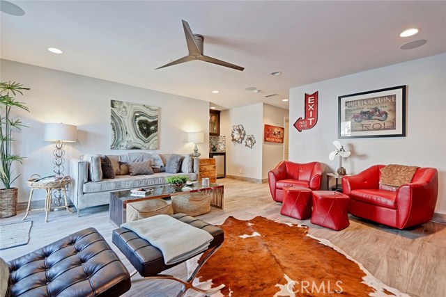 300 28th Street, Hermosa Beach, California 90254, 4 Bedrooms Bedrooms, ,4 BathroomsBathrooms,Residential,Sold,28th,SB18066666