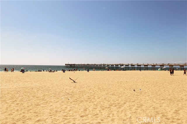 Hermosa Beach Pier is just a short walk away