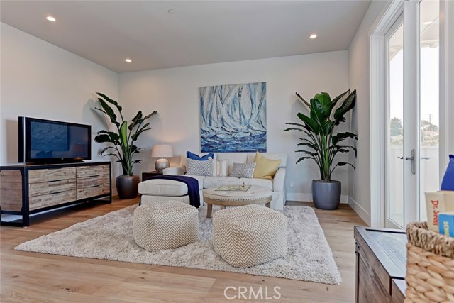 1450 23rd Street, Manhattan Beach, California 90266, 5 Bedrooms Bedrooms, ,2 BathroomsBathrooms,Residential,Sold,23rd,SB17111240