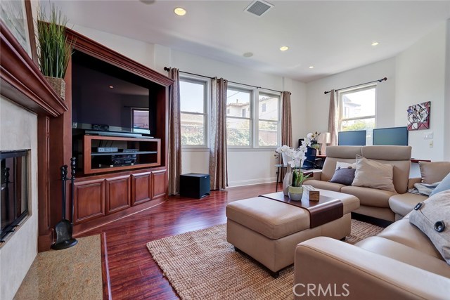 1601 19th Street, Manhattan Beach, California 90266, 4 Bedrooms Bedrooms, ,3 BathroomsBathrooms,Residential,Sold,19th,SB19095316