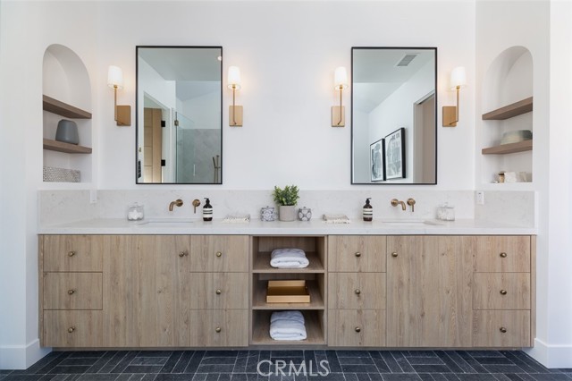 2003 Gates Avenue, Redondo Beach, California 90278, 4 Bedrooms Bedrooms, ,4 BathroomsBathrooms,Residential,Sold,Gates,SB21078366