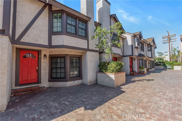 2 Bed Home for Sale in Valley Village, California