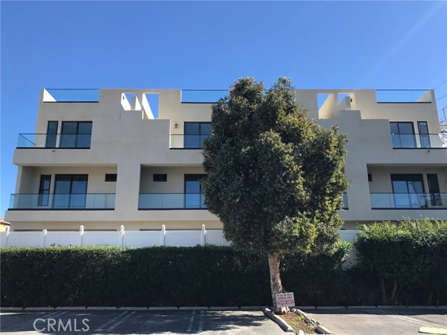 24444 Hawthorne Boulevard, Torrance, California 90505, 2 Bedrooms Bedrooms, ,2 BathroomsBathrooms,Residential,Sold,Hawthorne,SB17107637