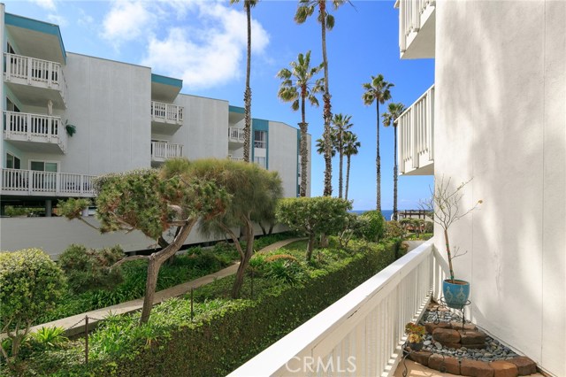 620 The Village, Redondo Beach, California 90277, 1 Bedroom Bedrooms, ,1 BathroomBathrooms,Residential,Sold,The Village,SB19050077