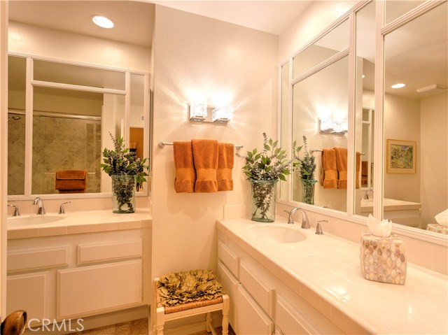 Mater bath with double sinks