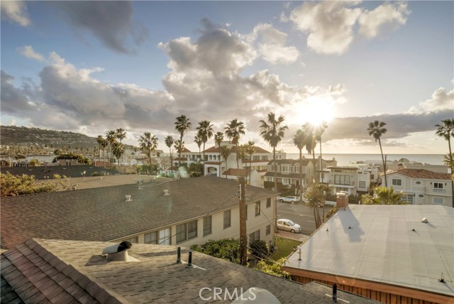 202 Avenue H, Redondo Beach, California 90277, 4 Bedrooms Bedrooms, ,3 BathroomsBathrooms,Residential,Sold,Avenue H,SB18040165