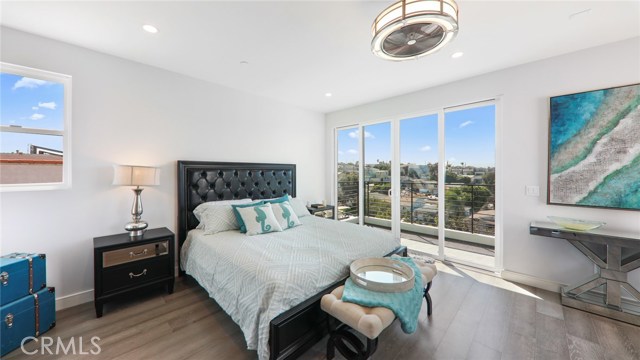 1702 Carlson Lane, Redondo Beach, California 90278, 3 Bedrooms Bedrooms, ,3 BathroomsBathrooms,Residential,Sold,Carlson,PV20186639