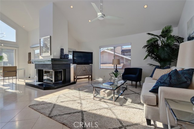 508 Juanita Avenue, Redondo Beach, California 90277, 3 Bedrooms Bedrooms, ,2 BathroomsBathrooms,Residential,Sold,Juanita,SB19017589