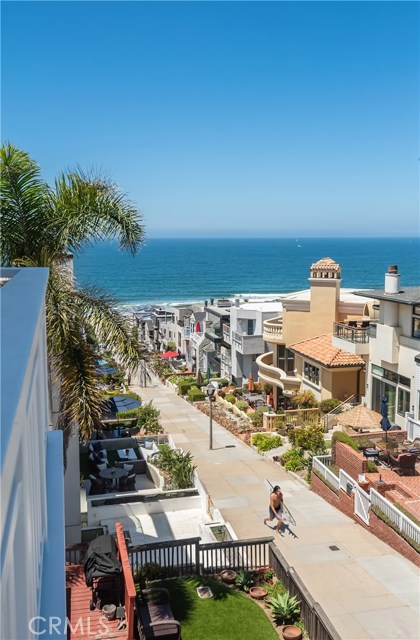 232 17th Street, Manhattan Beach, California 90266, 4 Bedrooms Bedrooms, ,1 BathroomBathrooms,Residential,Sold,17th,SB20151551