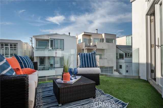 324 21st Street, Manhattan Beach, California 90266, 3 Bedrooms Bedrooms, ,4 BathroomsBathrooms,Residential,Sold,21st,SB21154913