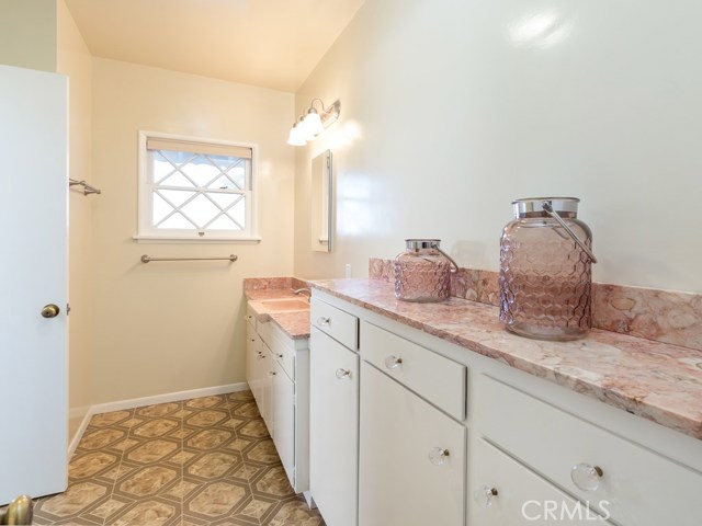2142 Santa Rena Drive, Rancho Palos Verdes, California 90275, 4 Bedrooms Bedrooms, ,2 BathroomsBathrooms,Residential,Sold,Santa Rena,PV18037589