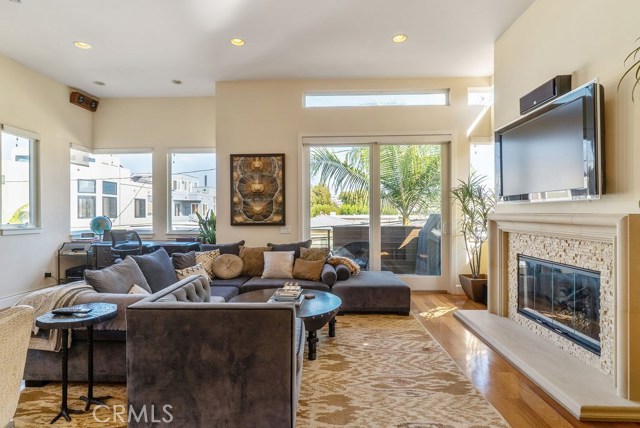 311 Culper Court, Hermosa Beach, California 90254, 3 Bedrooms Bedrooms, ,3 BathroomsBathrooms,Residential,Sold,Culper,SB19244483