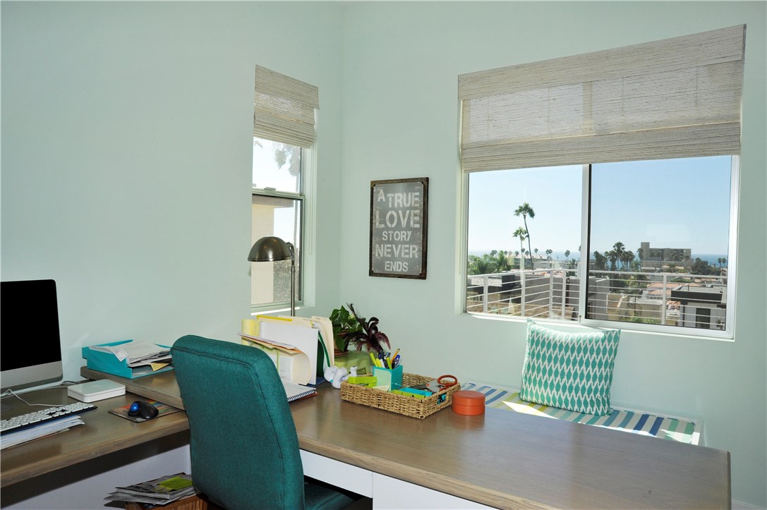 Fourth bedroom (office) with ocean view