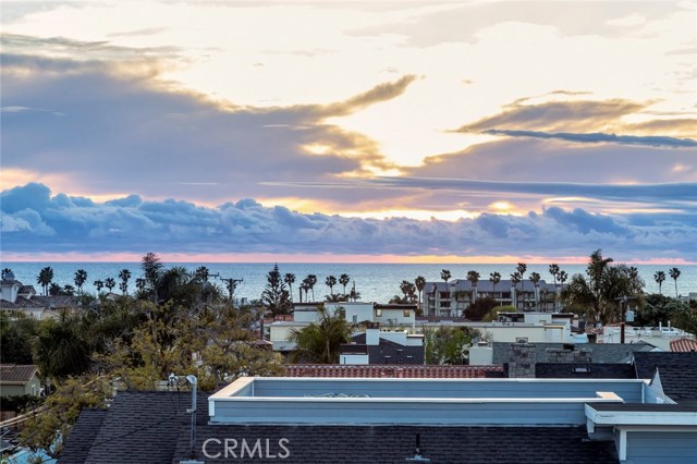 700 Avenue C, Redondo Beach, California 90277, 5 Bedrooms Bedrooms, ,5 BathroomsBathrooms,Residential,Sold,Avenue C,SB19123719