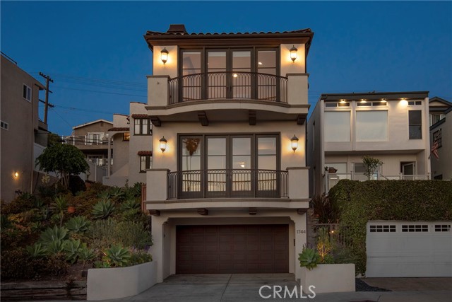 1744 Hermosa Avenue, Hermosa Beach, California 90254, 4 Bedrooms Bedrooms, ,2 BathroomsBathrooms,Residential,Sold,Hermosa,SB21053900