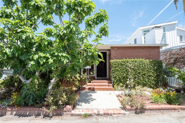 461 28th Street, Manhattan Beach, California 90266, 3 Bedrooms Bedrooms, ,2 BathroomsBathrooms,Residential,Sold,28th,SB21112452