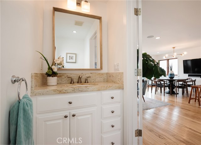 225 1st Street, Manhattan Beach, California 90266, 3 Bedrooms Bedrooms, ,Residential,Sold,1st,SB20187308