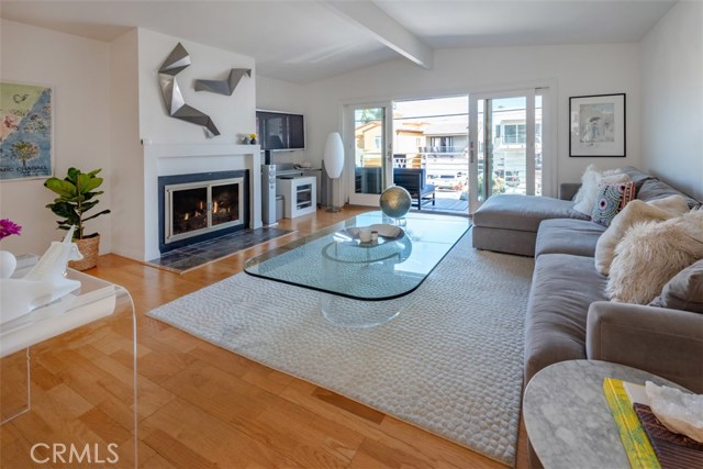 844 3rd Street, Hermosa Beach, California 90254, 3 Bedrooms Bedrooms, ,2 BathroomsBathrooms,Residential,Sold,3rd,SB20130317