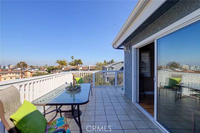 1607 Blossom Lane, Redondo Beach, California 90278, 3 Bedrooms Bedrooms, ,2 BathroomsBathrooms,Residential,Sold,Blossom,SB21041581