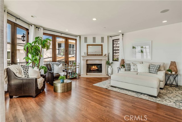 200 Shell Street, Manhattan Beach, California 90266, 3 Bedrooms Bedrooms, ,3 BathroomsBathrooms,Residential,Sold,Shell,SB20140348