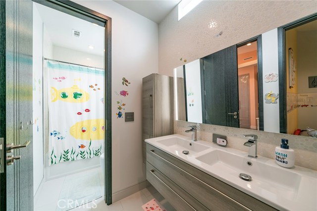 1921 Speyer Lane, Redondo Beach, California 90278, 4 Bedrooms Bedrooms, ,3 BathroomsBathrooms,Residential,Sold,Speyer,PV19099072