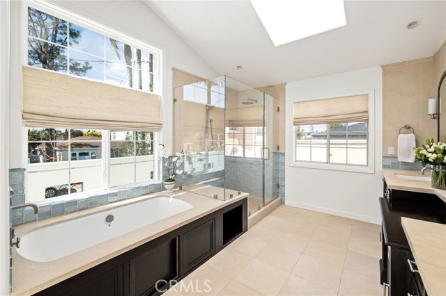 2200 Elm Avenue, Manhattan Beach, California 90266, 4 Bedrooms Bedrooms, ,3 BathroomsBathrooms,Residential,Sold,Elm,SB21076957