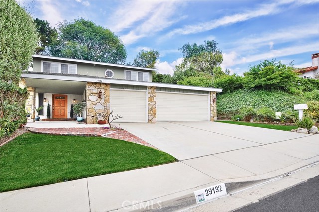 Welcome to 29132 Warnick Rd, Rancho Palos Verdes
2,247 SF, Great Room, 4 Bedrooms, 2 Remodeled Full Baths, Remodeled Kitchen, Family room, Professionally Landscaped Backyard