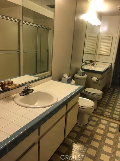 javascript:ManageMediaJS.showDetails(26);