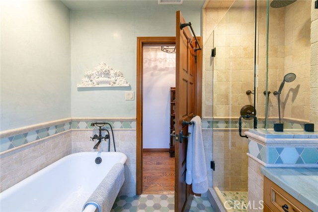 Remodeled Full bathroom with Venetian Plaster walls