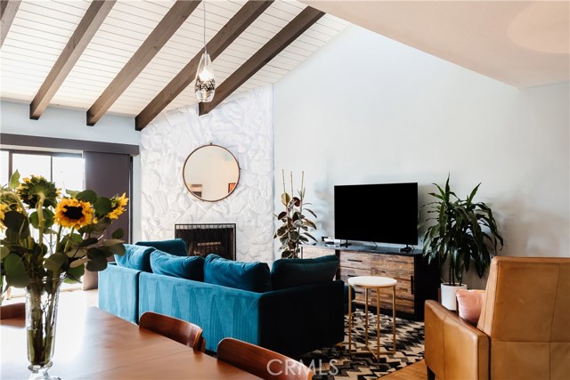 842 1st Street, Hermosa Beach, California 90254, 2 Bedrooms Bedrooms, ,3 BathroomsBathrooms,Residential,Sold,1st,SB20131143