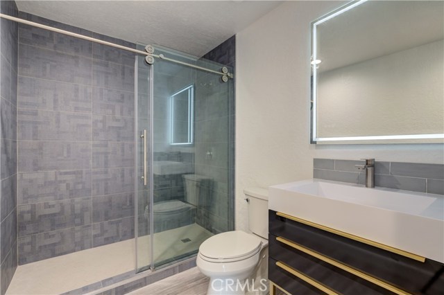 1320 12th Street, Manhattan Beach, California 90266, 2 Bedrooms Bedrooms, ,2 BathroomsBathrooms,Residential,Sold,12th,SB20186384