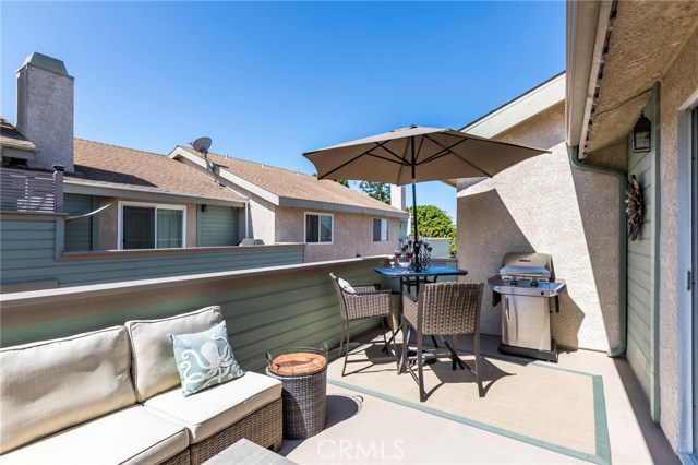 211 Helberta Avenue, Redondo Beach, California 90277, 2 Bedrooms Bedrooms, ,2 BathroomsBathrooms,Residential,Sold,Helberta,RS18145778